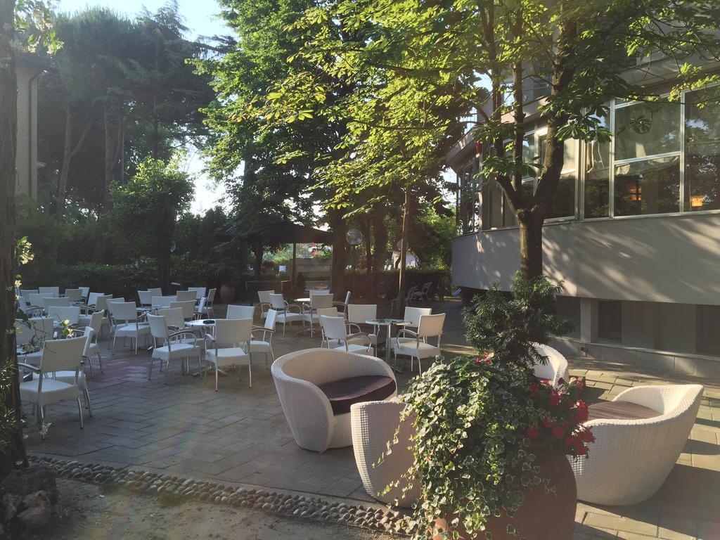 Hotel Plutone Червия Екстериор снимка
